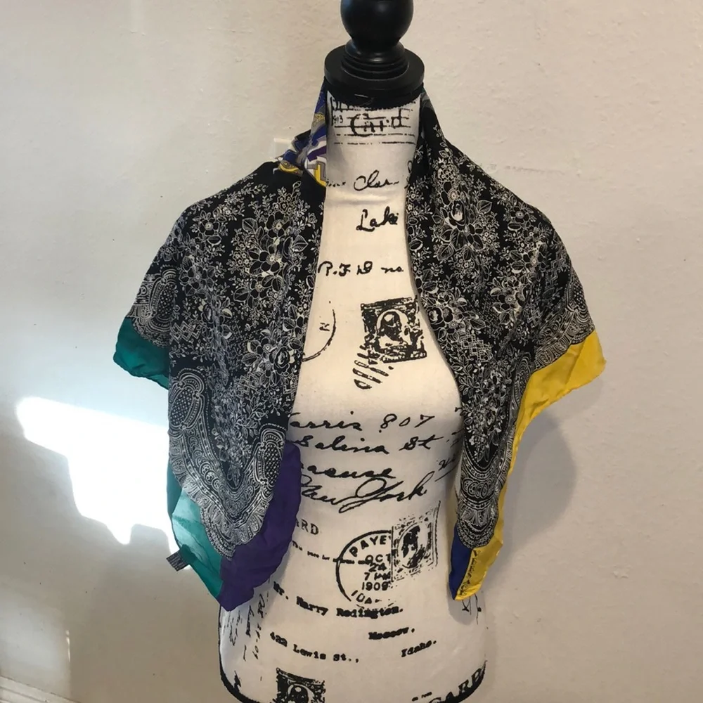 Floral multicolor scarf/bandanna - Picture 1 of 4